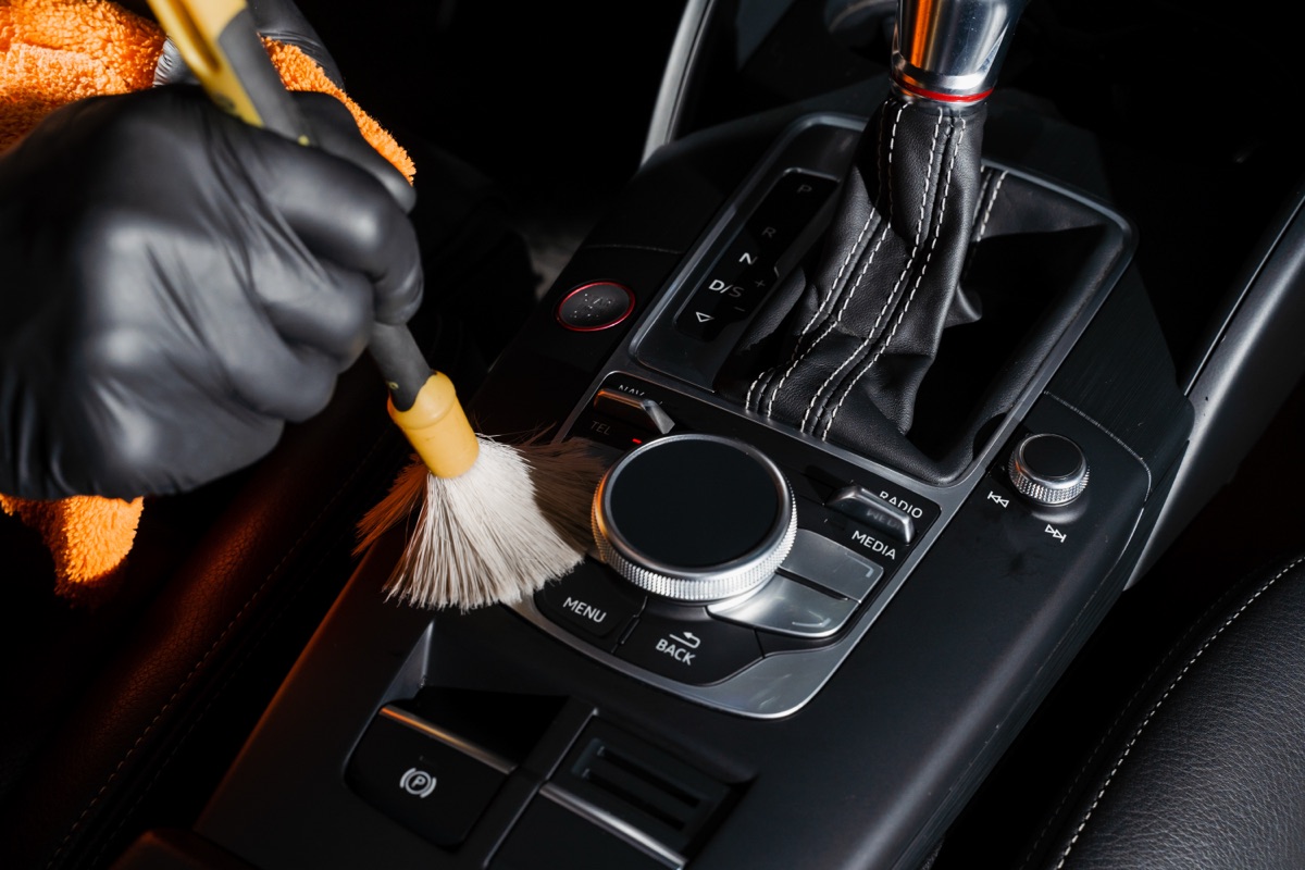 Detailer at work